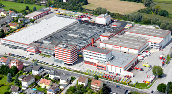 Firma Rosenbauer, Leonding. Lichtstraßen