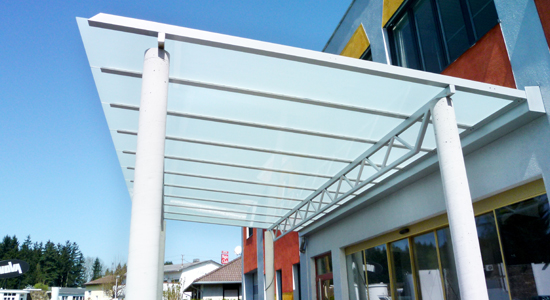 Vordach mit Verglasung